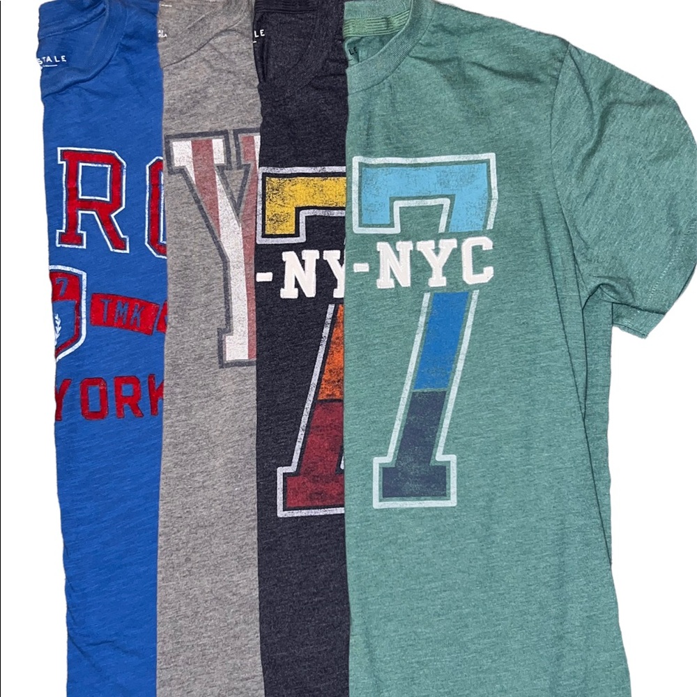 4pc lit. Young mens Aeropostale tshirts gently used